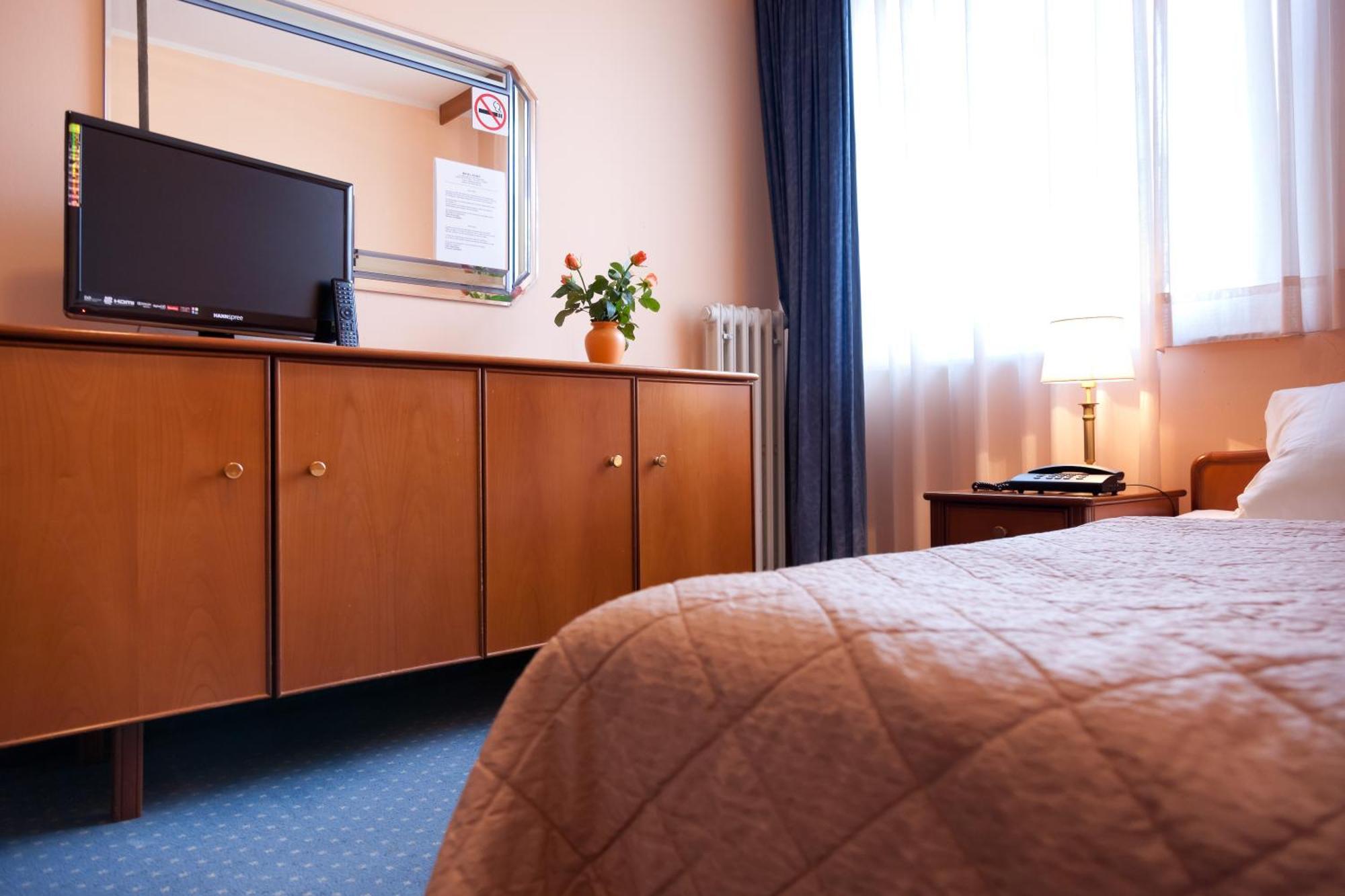 דיסלדורף Hotel Rubin מראה חיצוני תמונה
